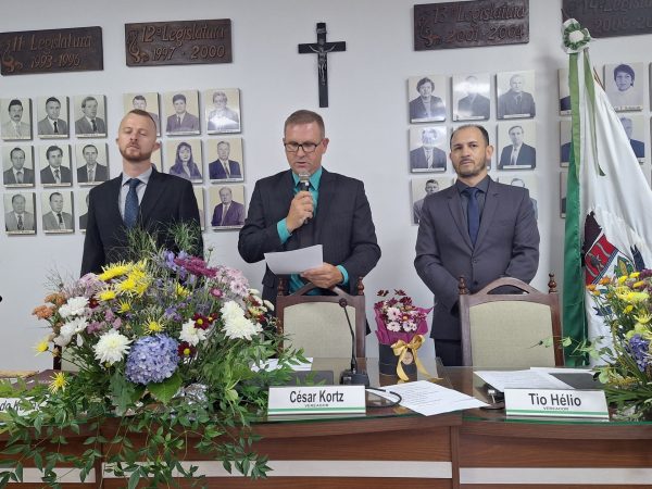 Sidnei Eckert toma posse em Arroio do Meio